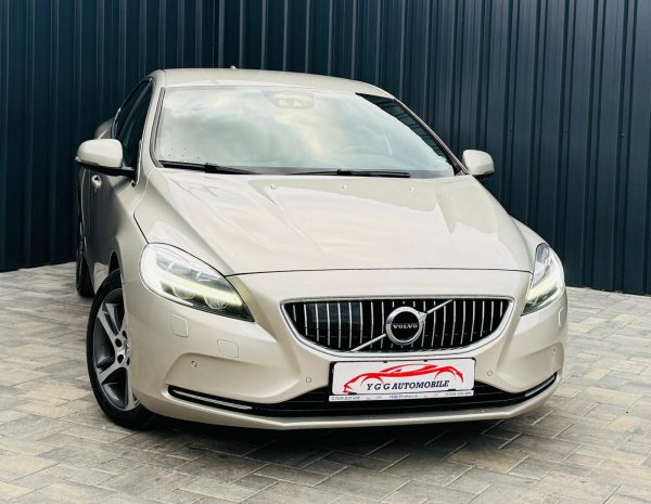 VOLVO V40 INSCRIPTION / 2.0 DIESEL 150 CP / FAB 06-2016 / EURO 6 / Posibilitate Rate / BuyBack / GARANTIE 1 AN